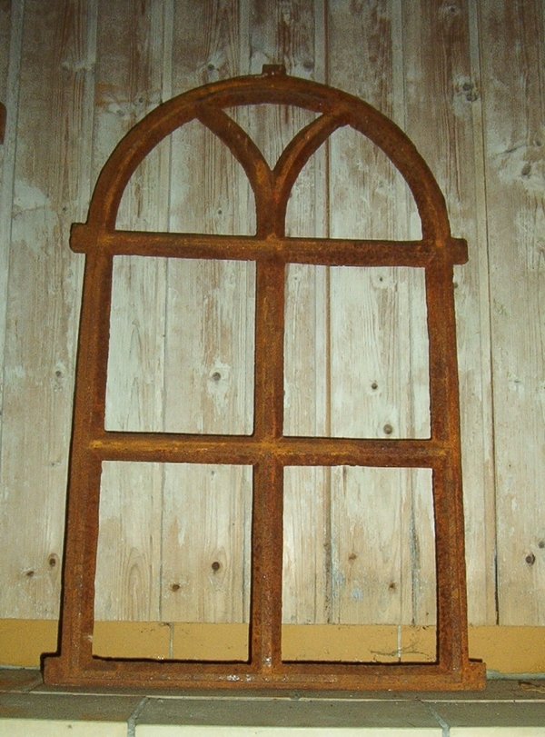 Gotik Fenster ,Stallfenster 66x40 cm Gusseisen
